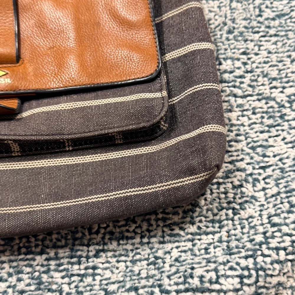 Fossil crossbody bag